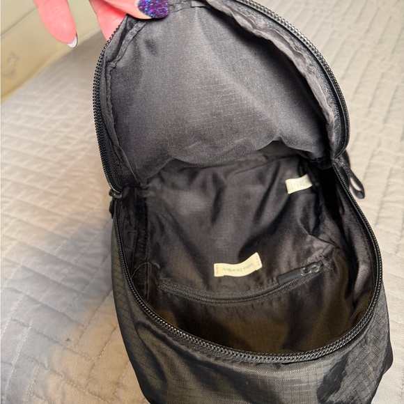 Vera Bradley Black Crossbody Sling Bag - Picture 3 of 7